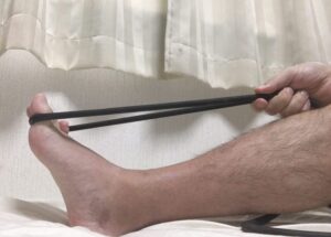 アキレス腱断裂リハビリ　ゴムチューブ